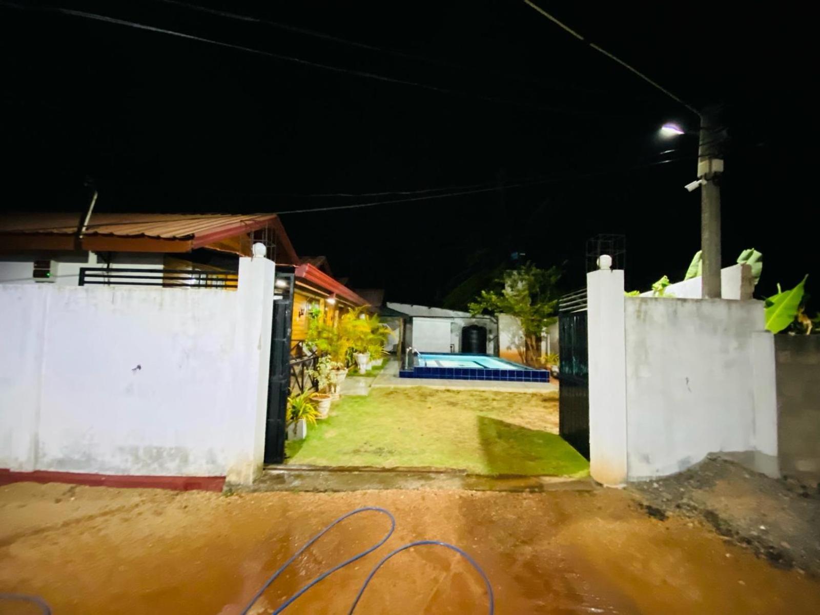 Alffa Guest Inn ตรินโคมาลี ภายนอก รูปภาพ